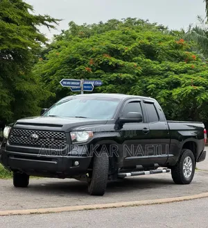 Toyota Tundra 2018 Black