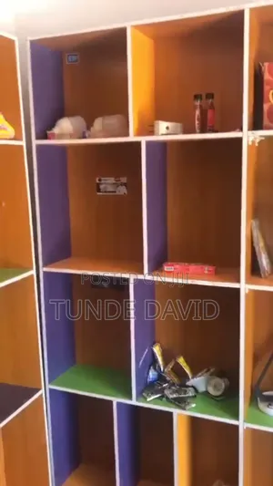 Store Cabinet