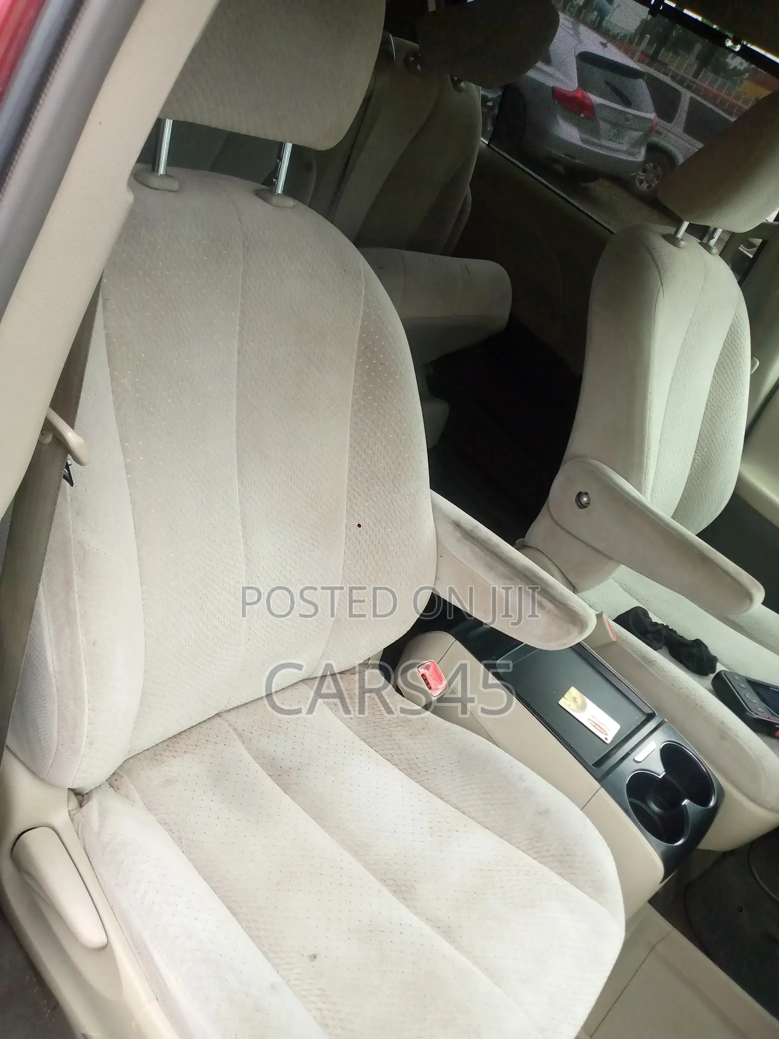 Toyota Sienna 2011 Red
