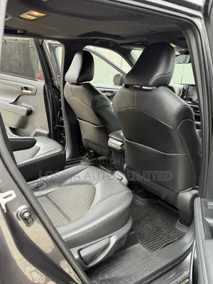 Toyota Highlander XSE 2021 Gray