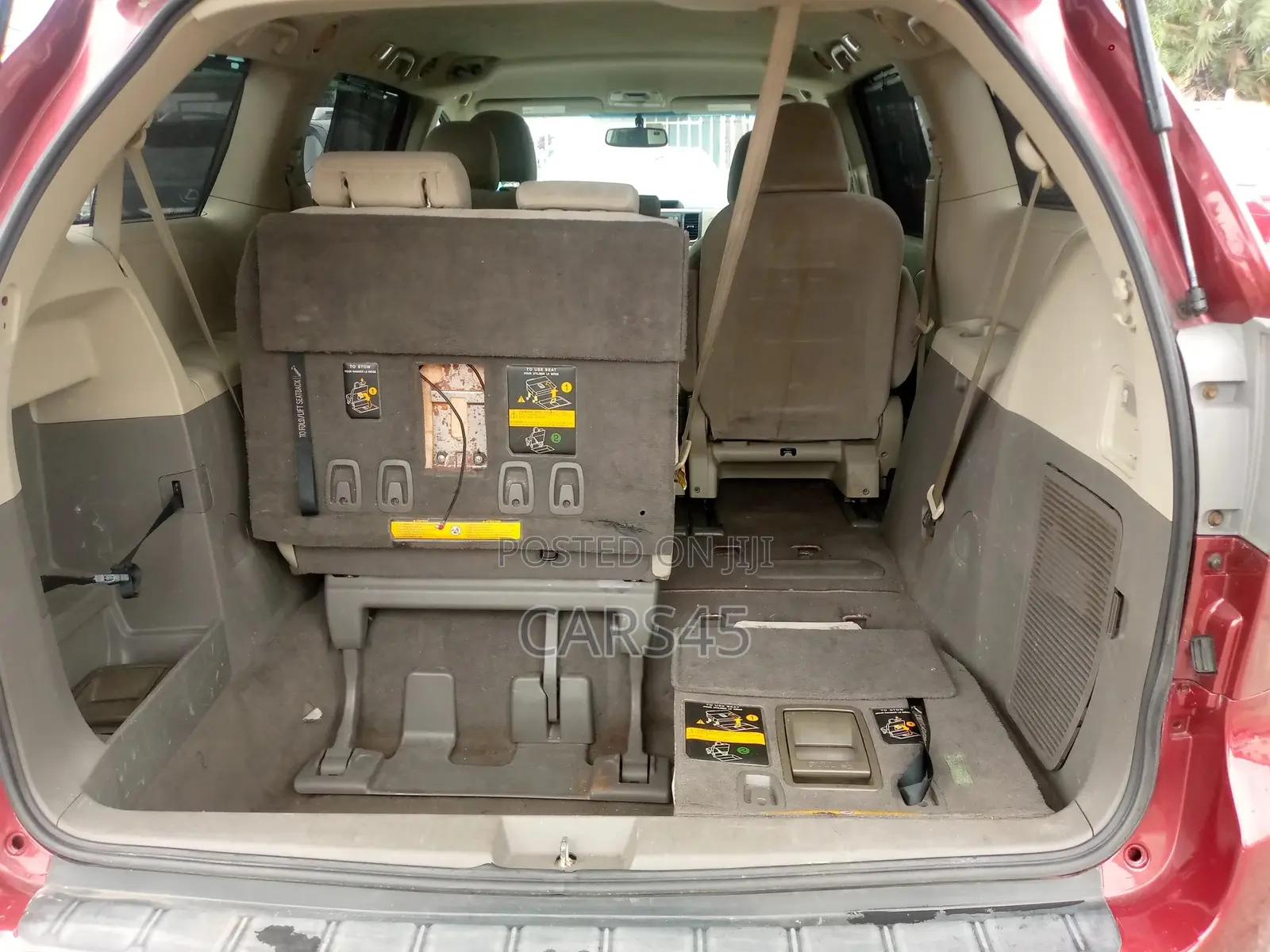 Toyota Sienna 2011 Red