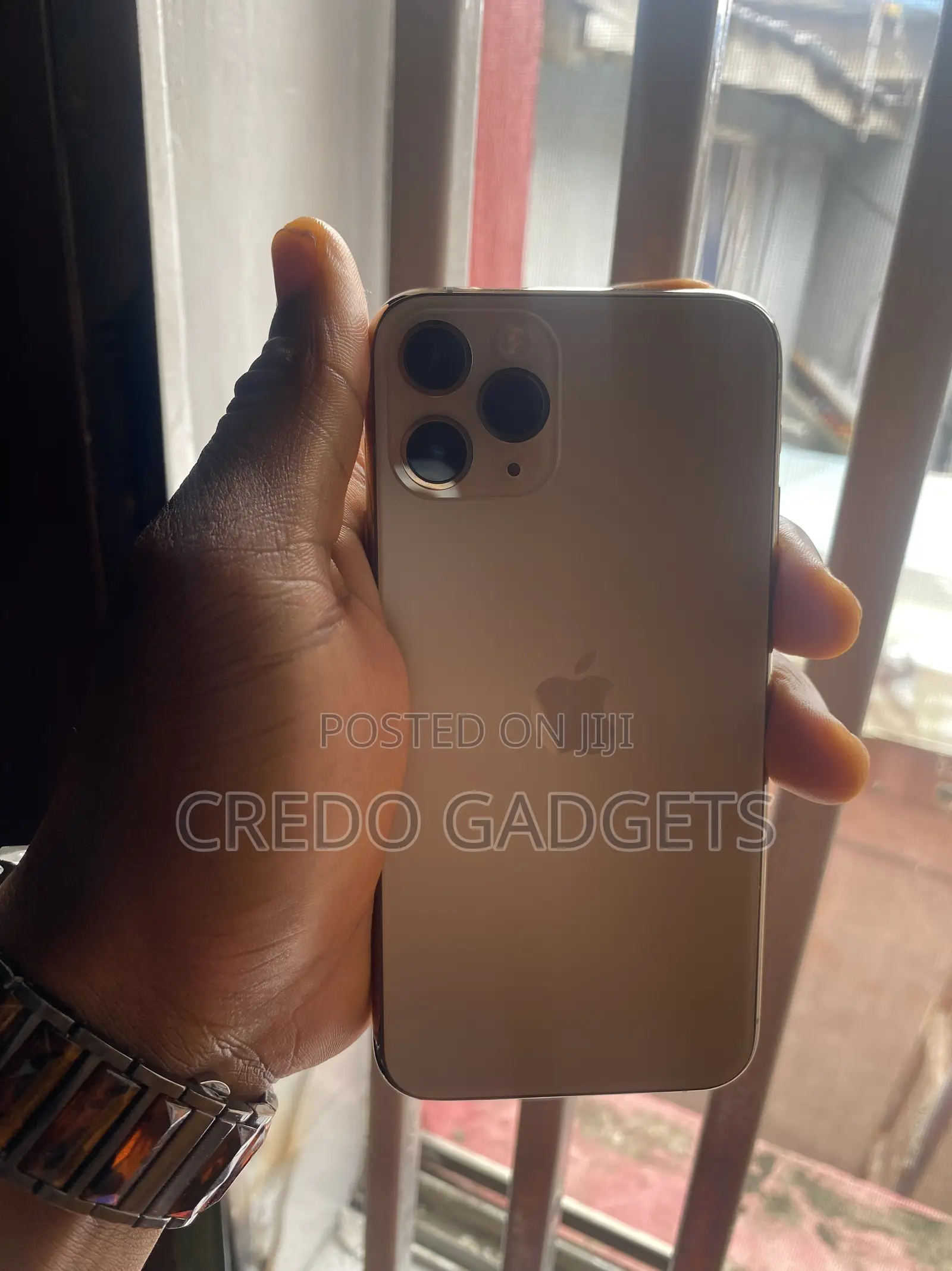 Apple iPhone 11 Pro Max 64 GB Gold