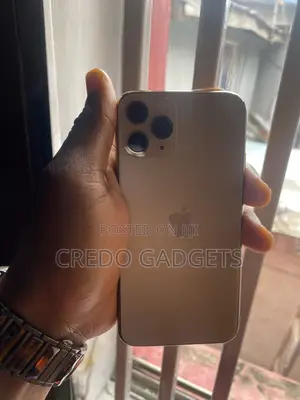 Apple iPhone 11 Pro Max 64 GB Gold