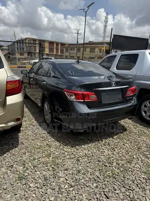 Lexus ES 2012 Gray