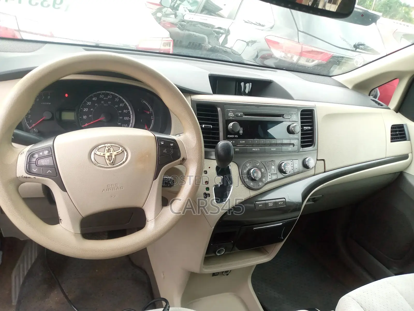 Toyota Sienna 2011 Red