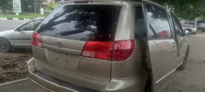 Toyota Sienna 2005 Gold