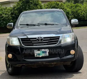 Toyota Hilux 2014 Black