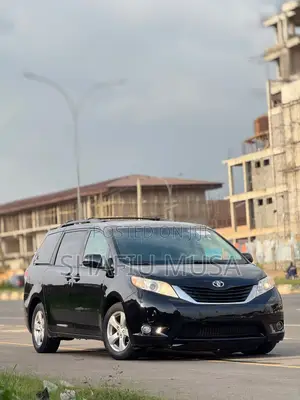 Toyota Sienna 2013 Black