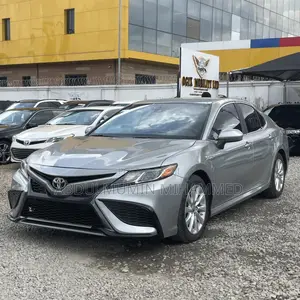 Toyota Camry LE FWD (2.5L 4cyl 8AM) 2018 Silver