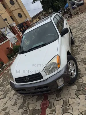 Toyota RAV4 Automatic 2003 White