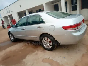 Honda Accord 2005 Silver