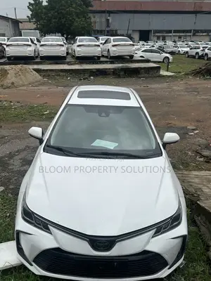 Toyota Corolla 2021 White