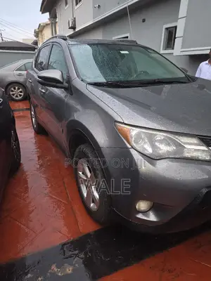 Toyota RAV4 Limited 4dr SUV AWD (2.5L 4cyl 6A) 2014 Gray