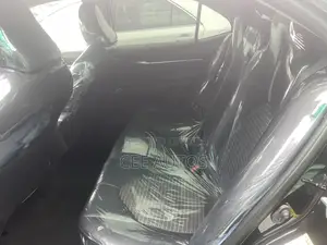 Toyota Camry SE FWD (2.5L 4cyl 8AM) 2018 Black