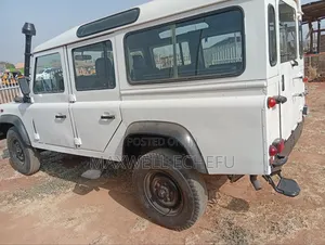 Land Rover Defender 2000 White