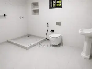 3bdrm Bungalow in Madiba Gardens, Awoyaya for rent