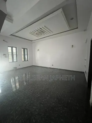 3bdrm Block of Flats in Abiodun Bero, Lagos Island / Lagos Island