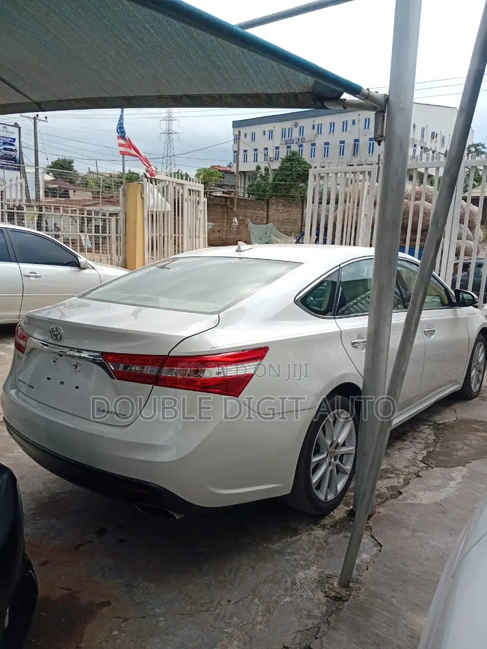 Toyota Avalon 2013 White
