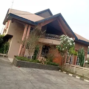 5bdrm Duplex in Agodi Gra for rent