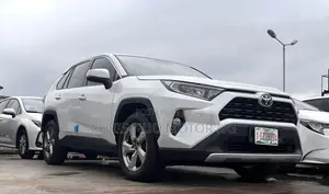 Toyota RAV4 2023 White