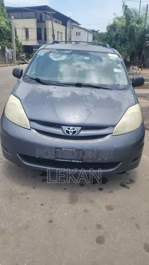 Toyota Sienna 2006 Gray