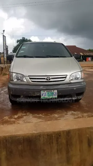 Toyota Sienna 2001 Silver