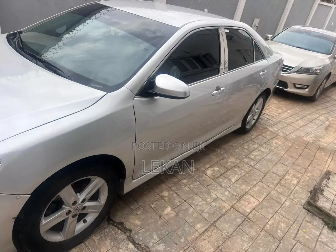 Toyota Camry 2013 Silver