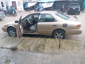 Toyota Camry LE 4dr Sedan (2.2L 4cyl 4A) 2000 Gray