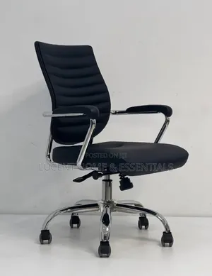 Luxury Ribbed Leather Executive Chair – Modern Mid-Back Office Chair