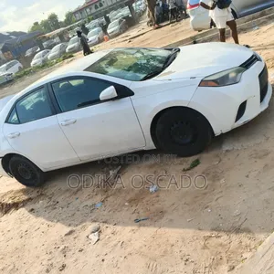 Toyota Corolla 2014 White