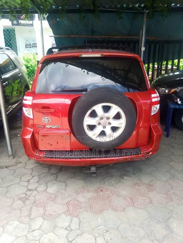 Toyota RAV4 2010 Red