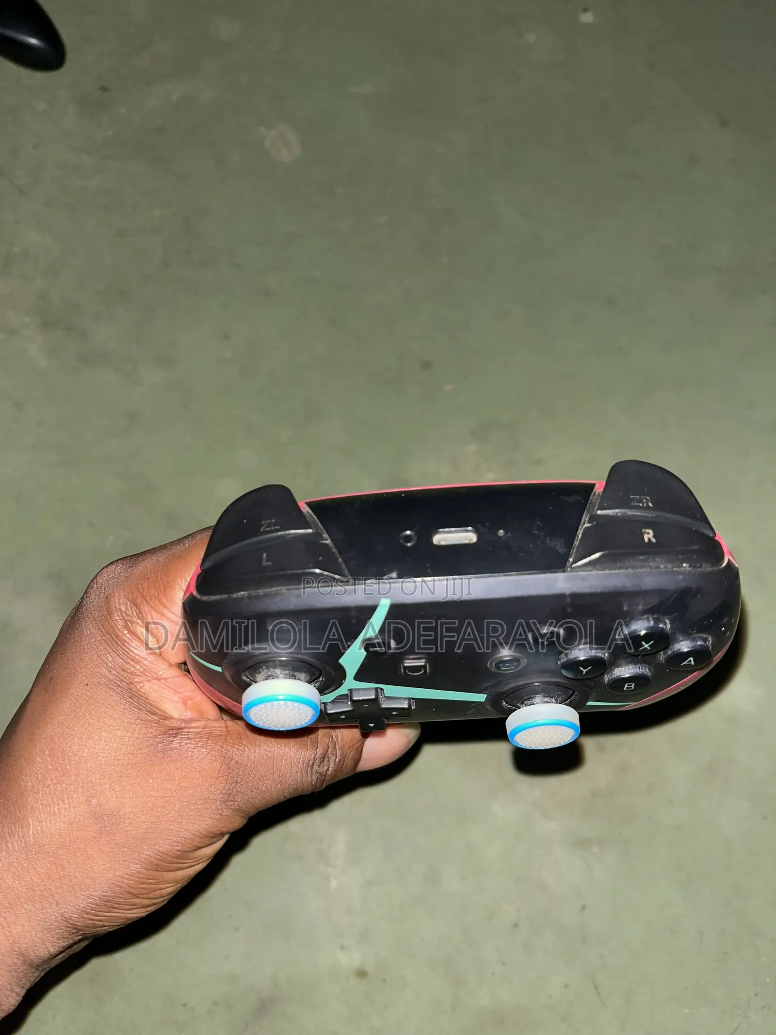 Used Nintendo Switch Pro Controller (Xenoblade Chronicles 2 Edition)
