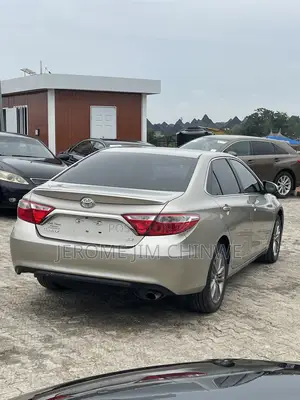 Toyota Camry 2016 Gold