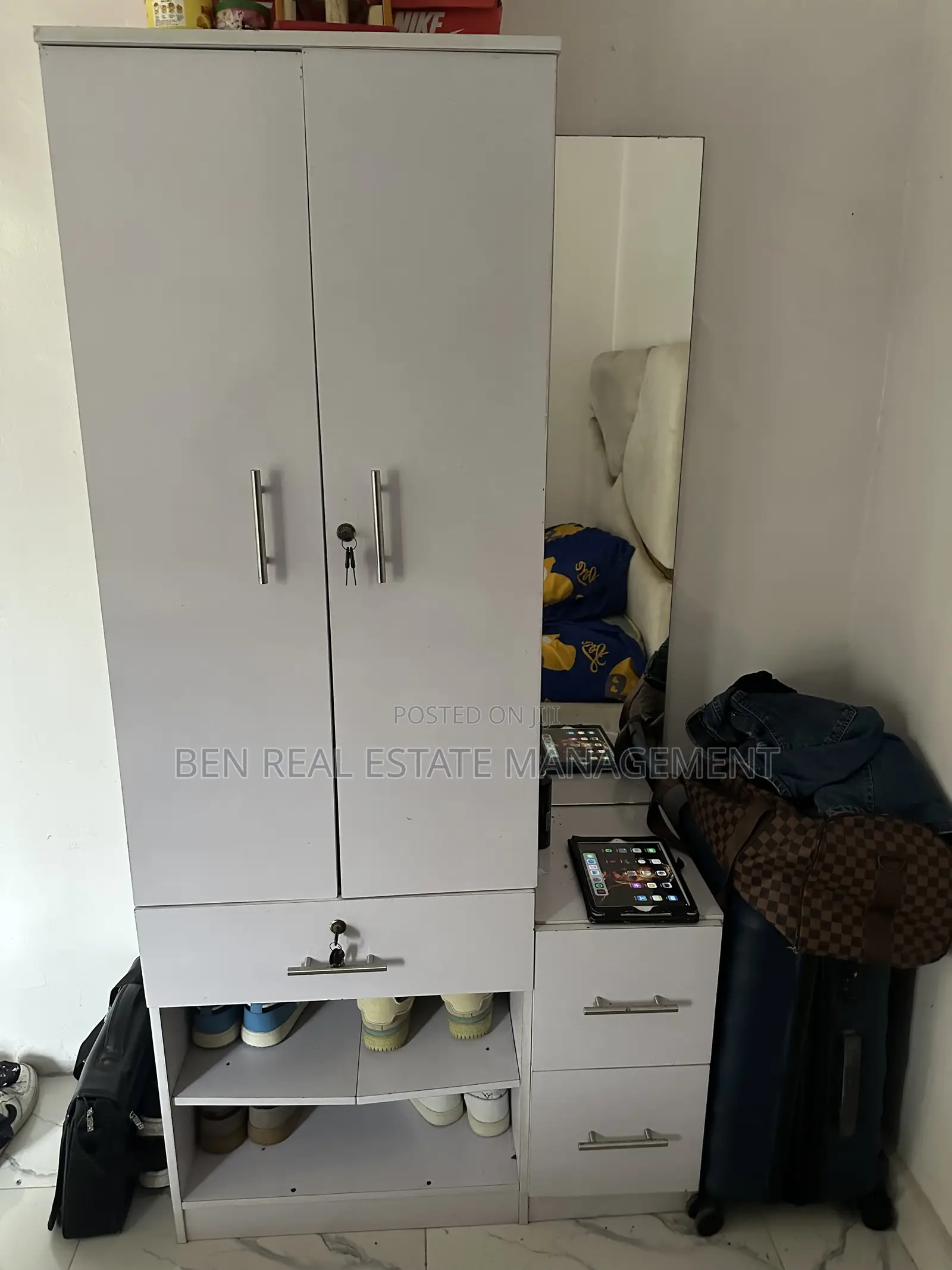 Quality Wardrobe With Mirror