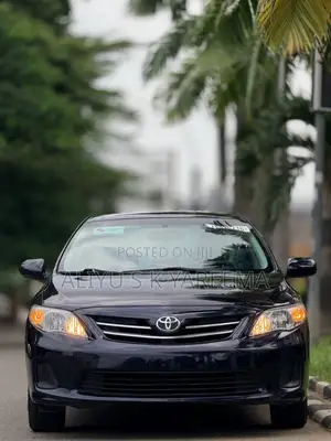 Toyota Corolla LE 4dr Sedan (1.8L 4cyl 4A) 2013 Blue