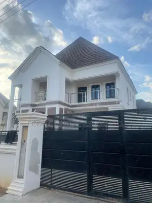 5bdrm House in Diamond Estate, Lugbe District for sale