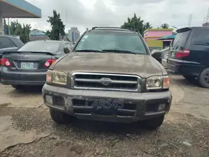 Nissan Pathfinder Automatic 2001 Gray