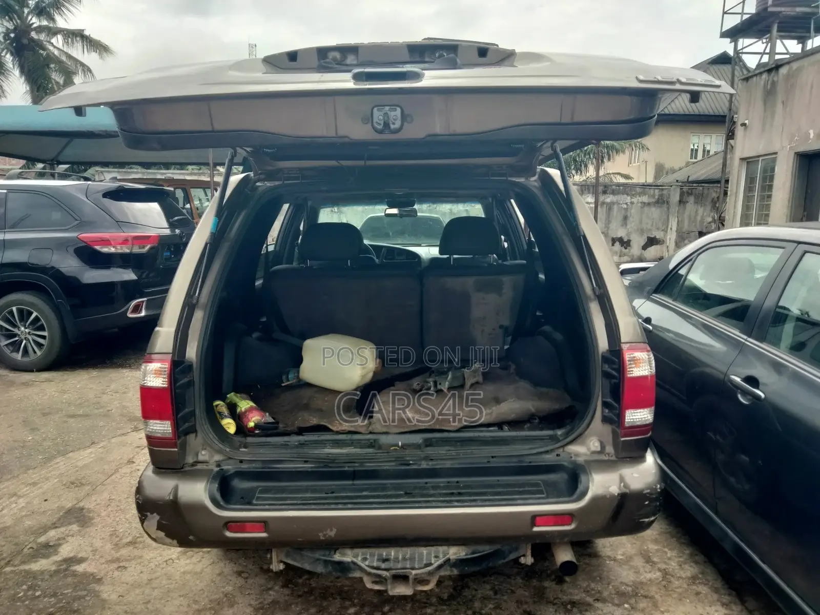 Nissan Pathfinder Automatic 2001 Gray