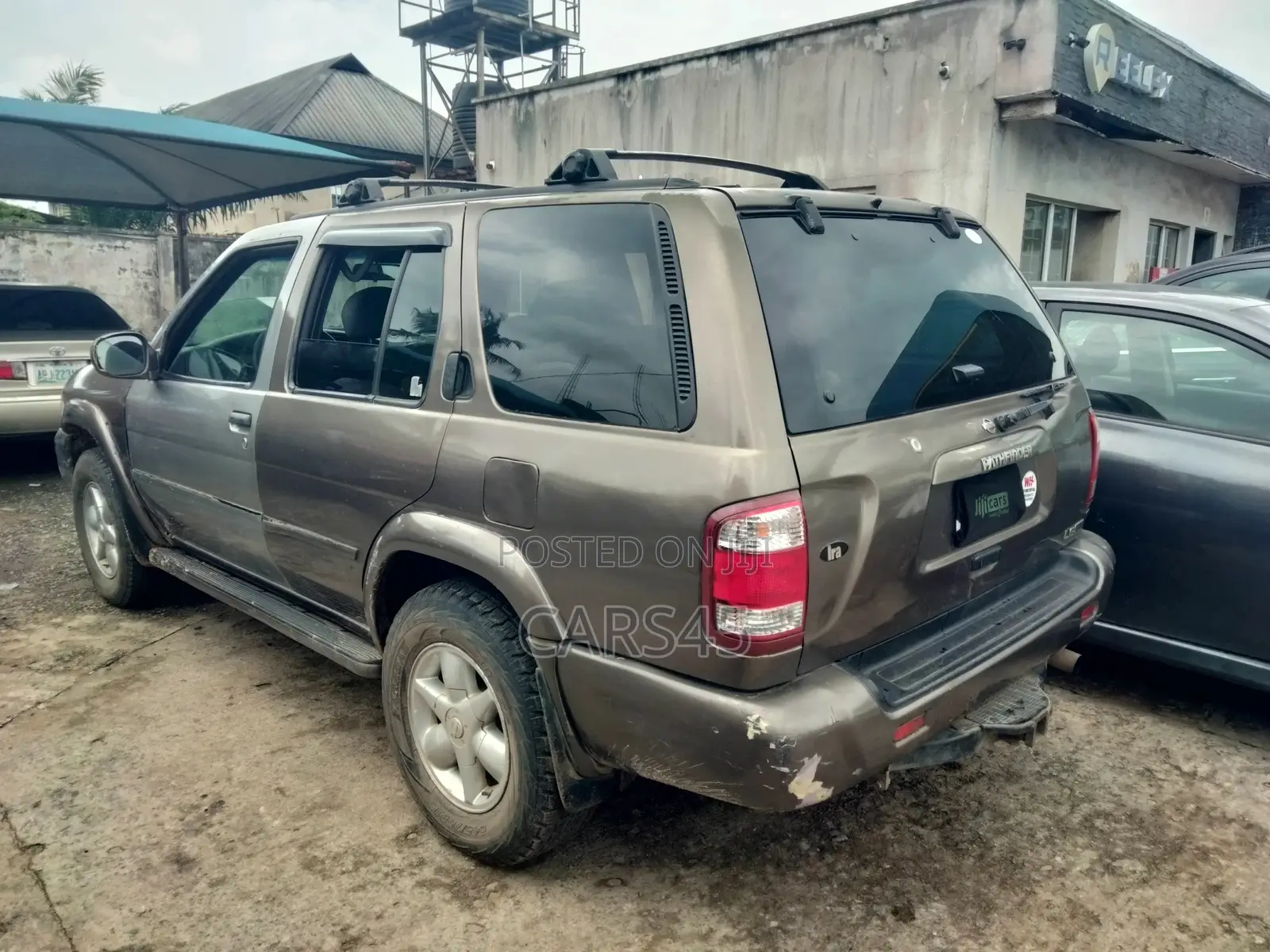 Nissan Pathfinder Automatic 2001 Gray