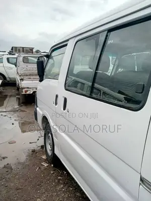Ford E250 2000 White