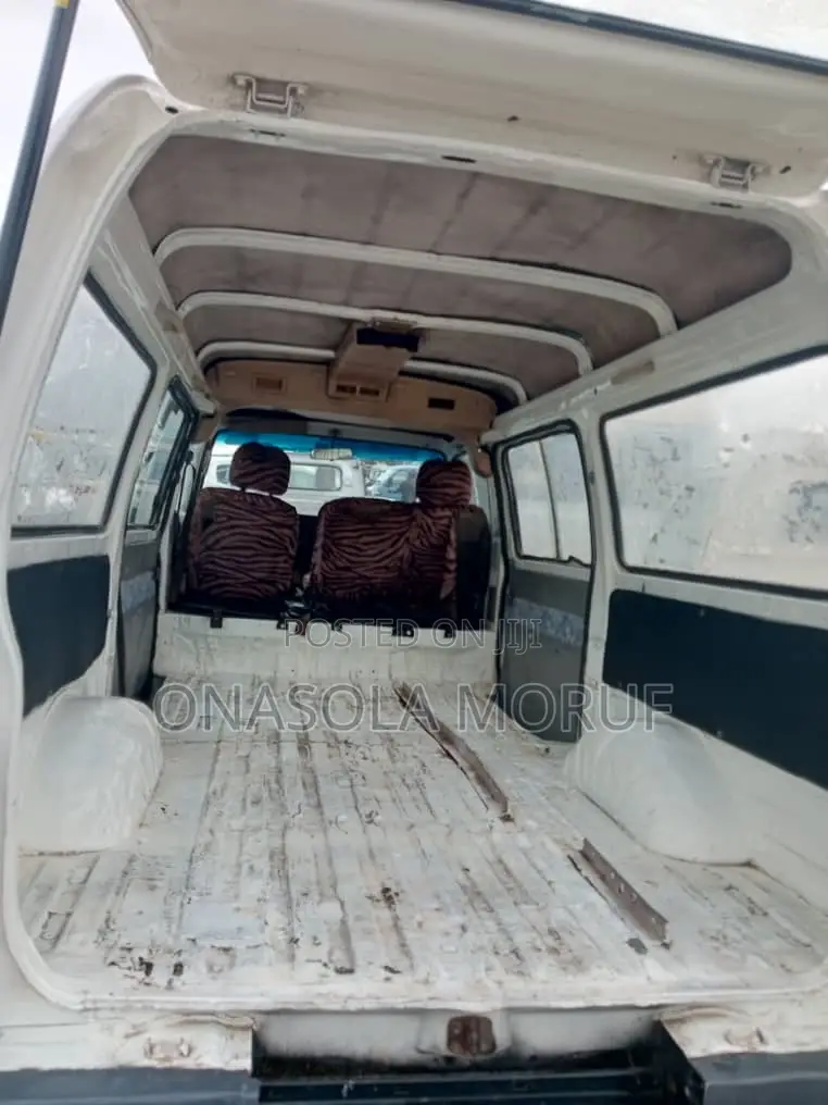 Ford E250 2000 White