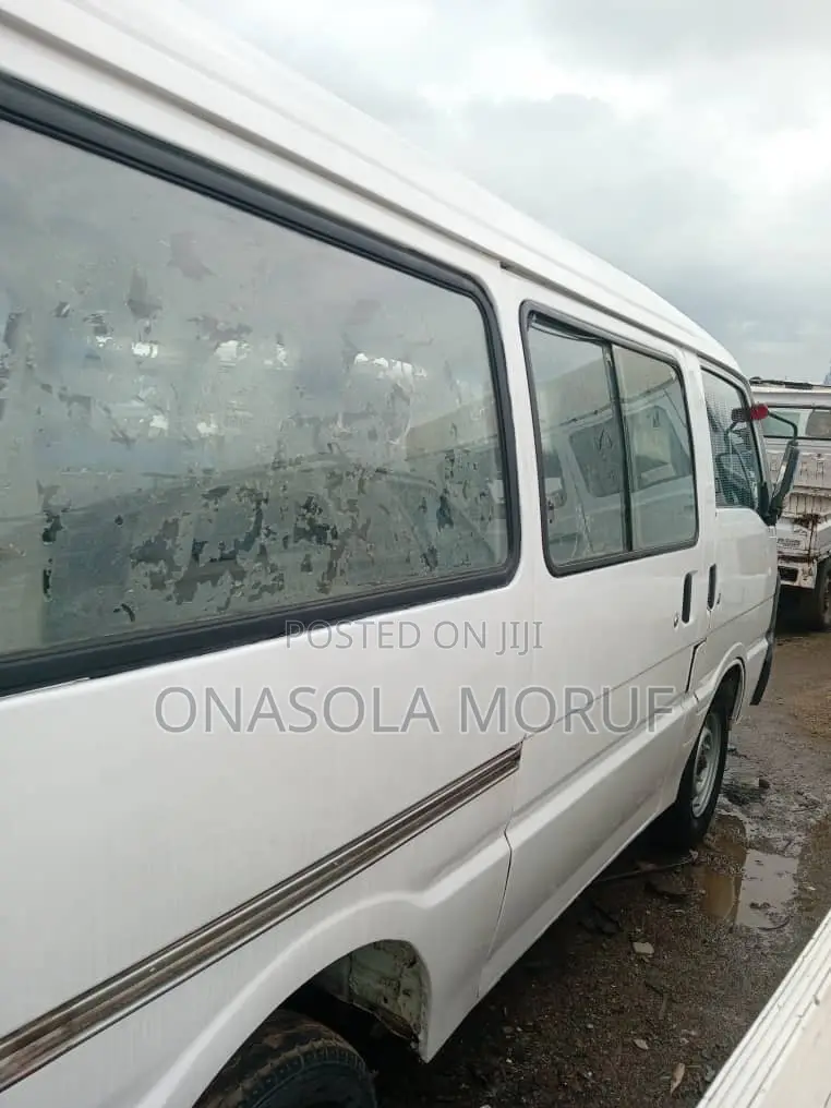 Ford E250 2000 White