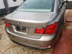 BMW 760 2010 Gold