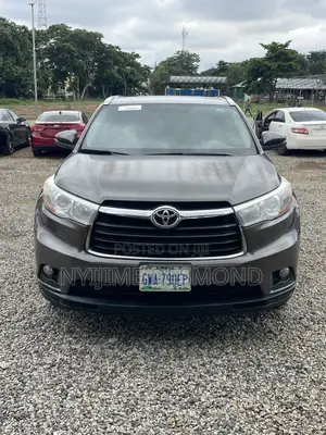 Toyota Highlander XLE V6 4x2 (3.5L 6cyl 6A) 2016 Gray