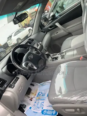 Toyota Highlander Limited 2012 Gray