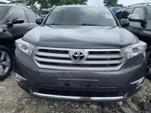Toyota Highlander Limited 2012 Gray