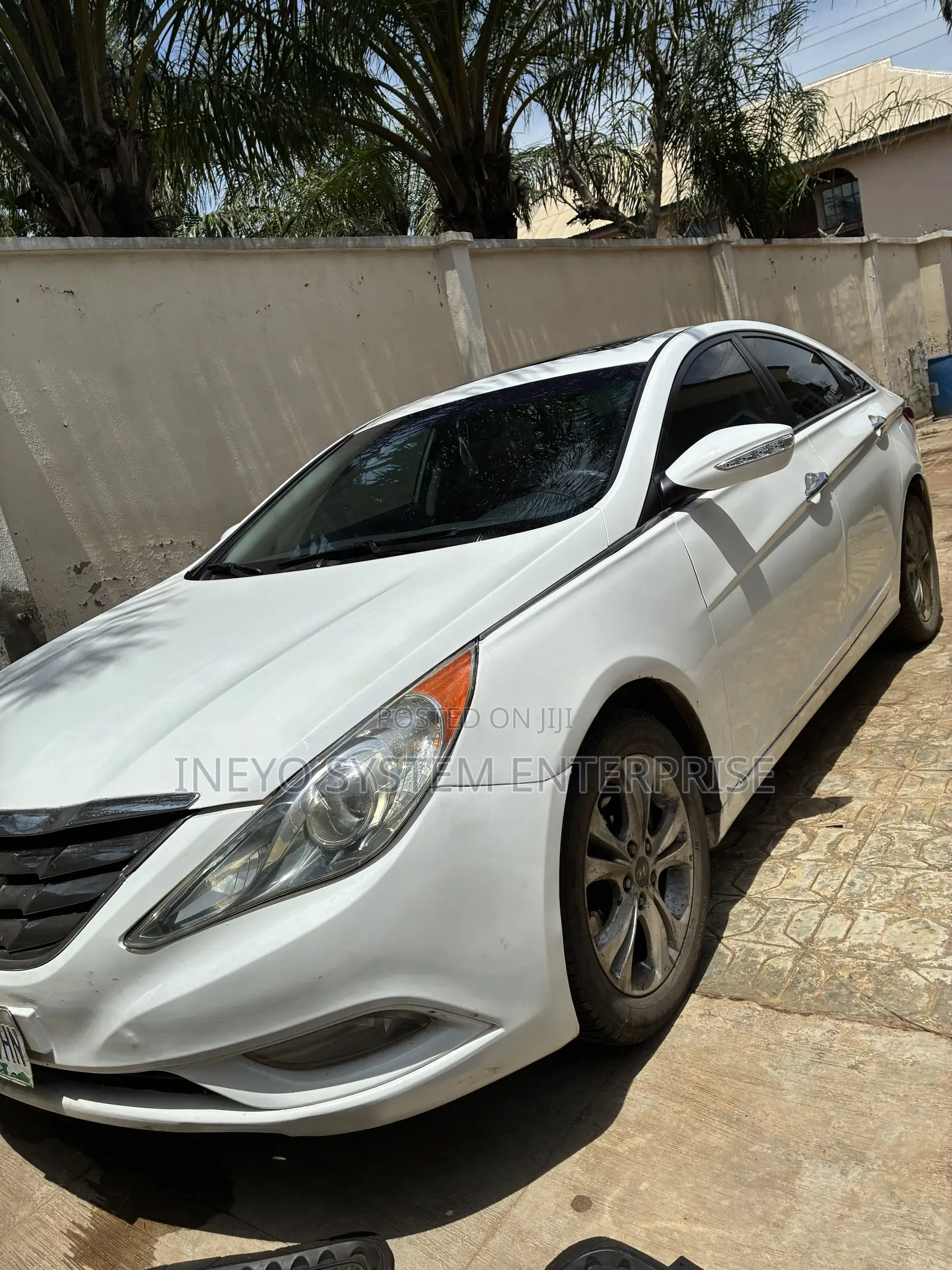 Hyundai Sonata Limited Sedan FWD (2.4L 4cyl 6A) 2011 White