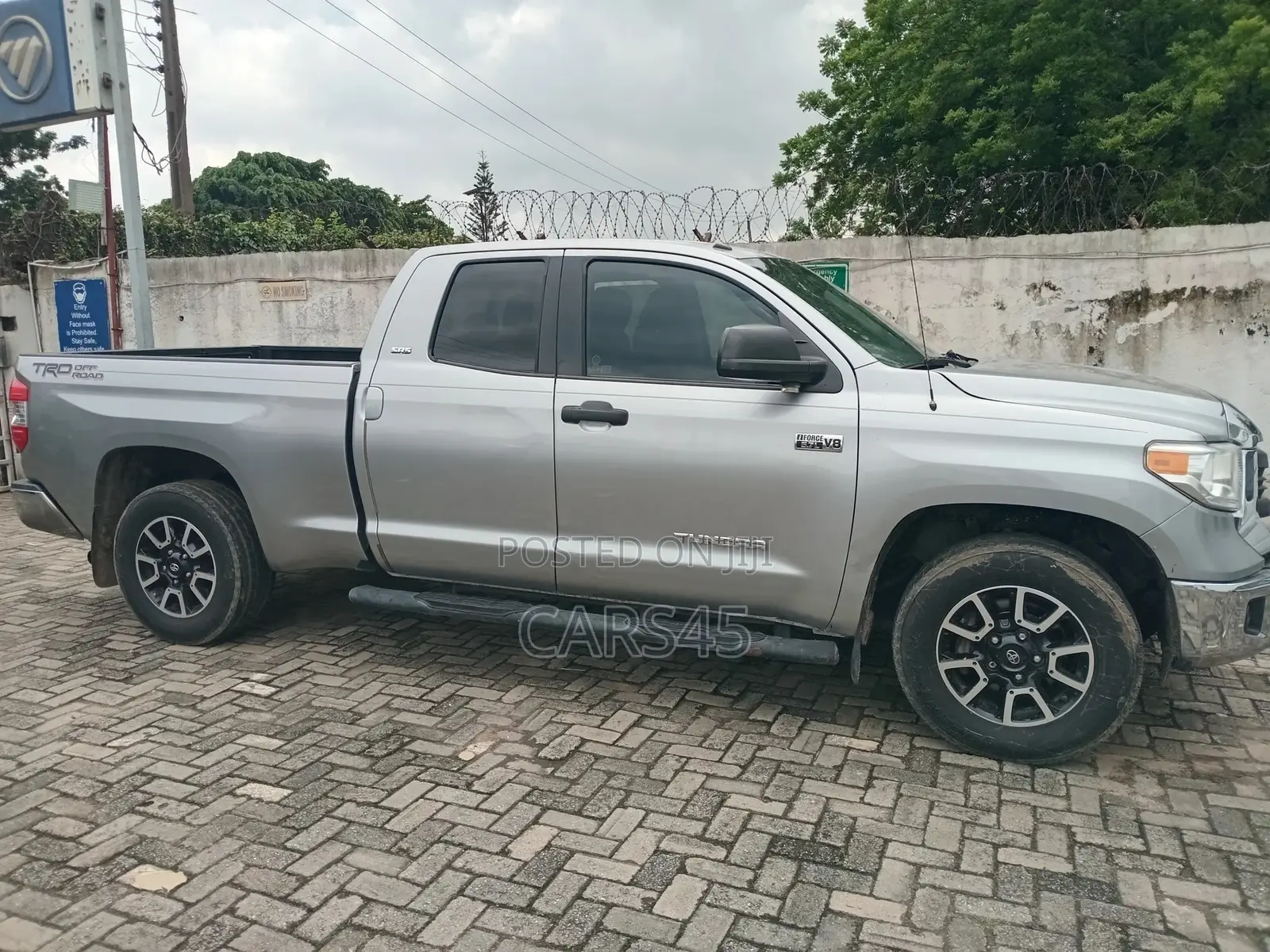 Toyota Tundra 2014 Silver