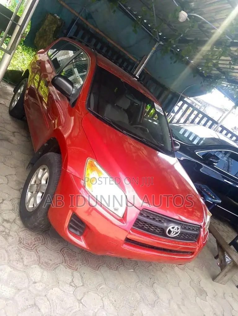 Toyota RAV4 2010 Red