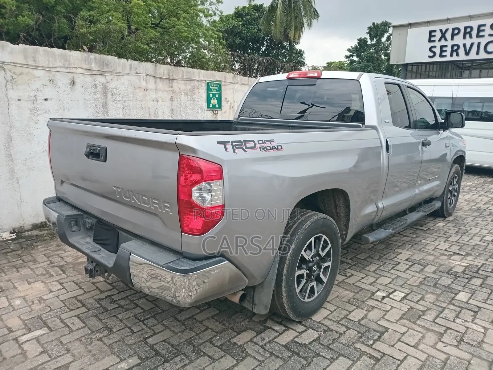Toyota Tundra 2014 Silver